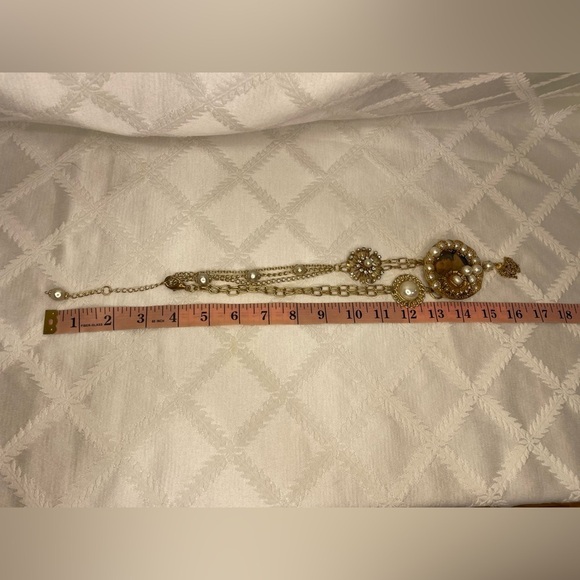 Elegant Gold Tone and Pearl Women's Handmade Vintage Necklace - Picture 3 of 3